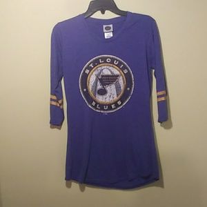 Woman's NHL STL Blues t-shirt